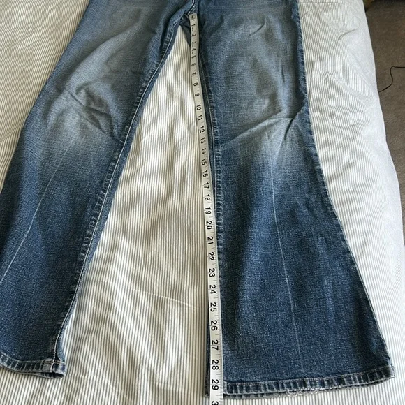 Guess Women’s bootcut 90s Jeans - 27 - Picture 9 of 9